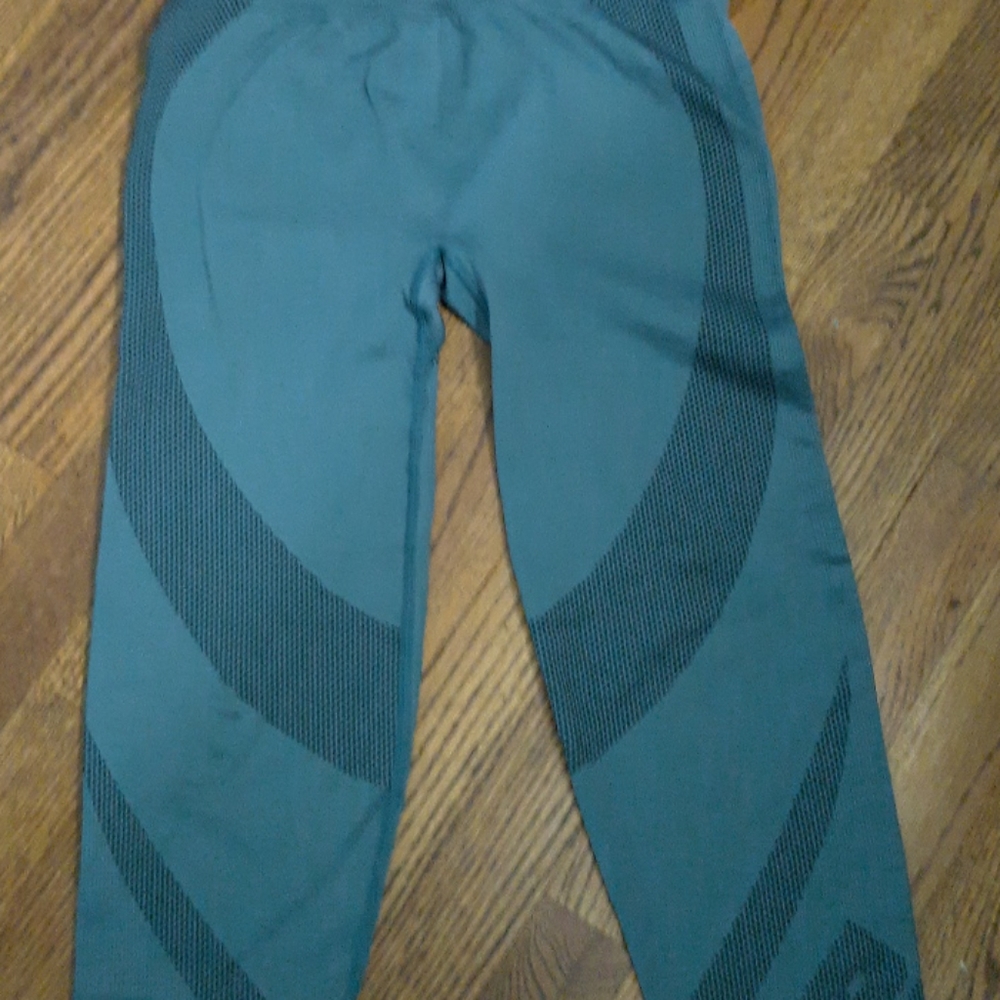 PINK Active leggings (size Medium)